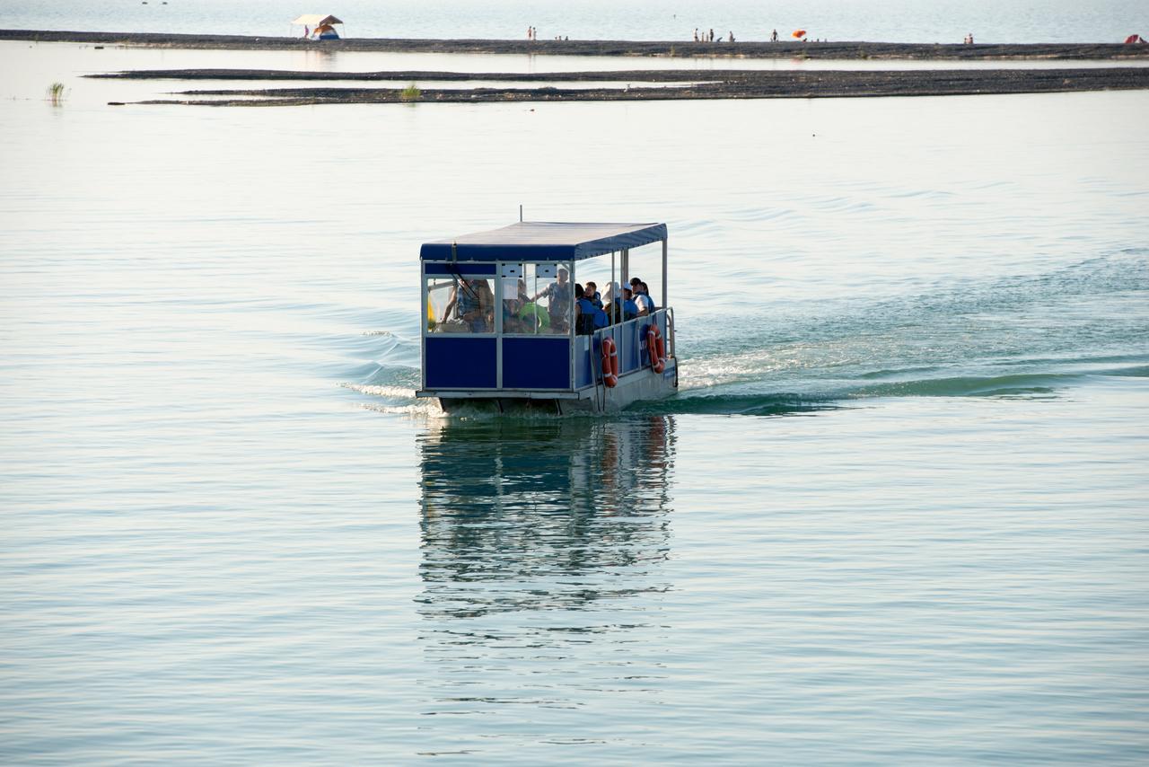 Aquamarine Resort Akshi Eksteriør billede
